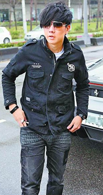 酷我_林俊杰吧_林俊杰买下法拉利跑车