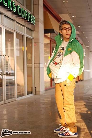 酷我_奇闻轶事吧_囧:女版陈冠希 大家看看像不