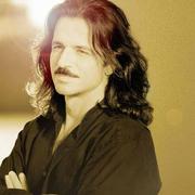 歌手Yanni的头像