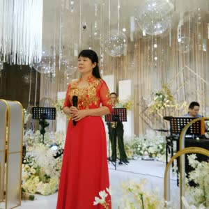 杨建英