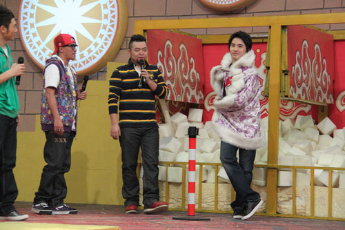 隔壁老大爷最喜欢的是"东盟电话亭",他说自己这一辈子可是走遍了